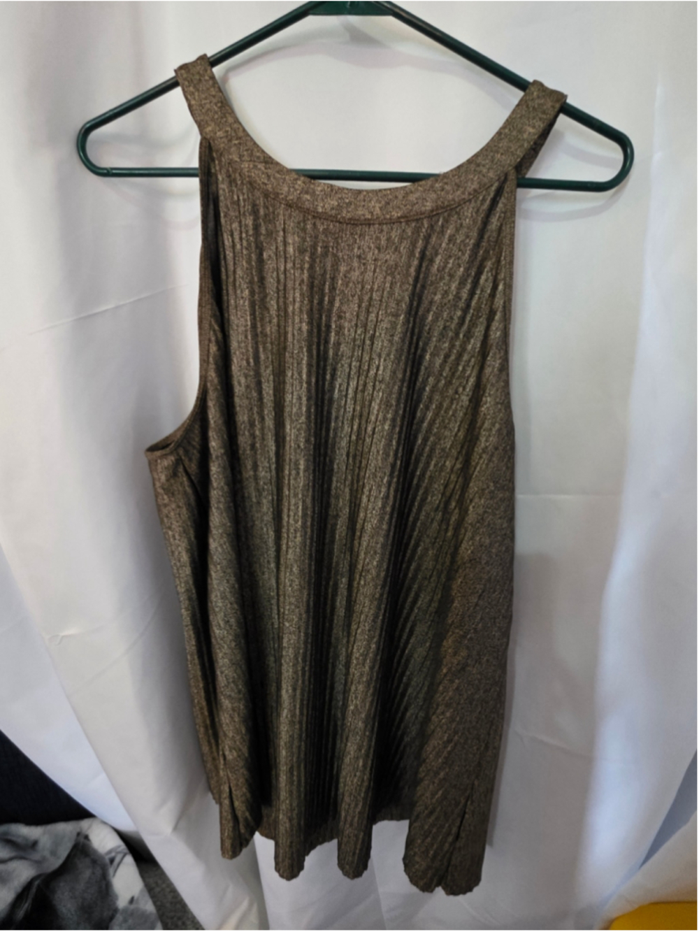 Women's Torrid Tank Top Plus 2X Bronze Metallic Pleated Sleeveless Shirt chic